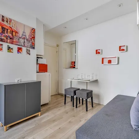 Cozy With Balcony 2p - 18e باريس